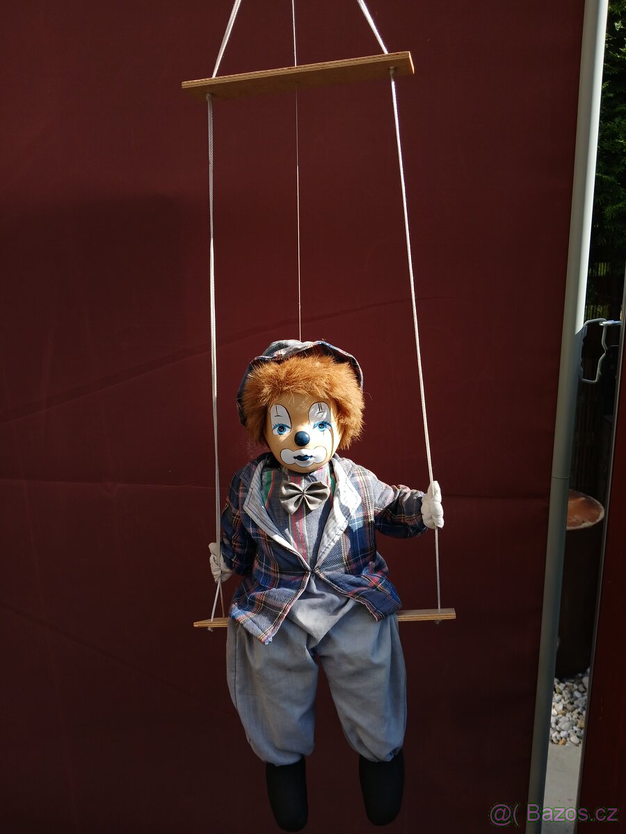 REZERVOVÁNO. Retro loutka-klaun na houpačce - 11