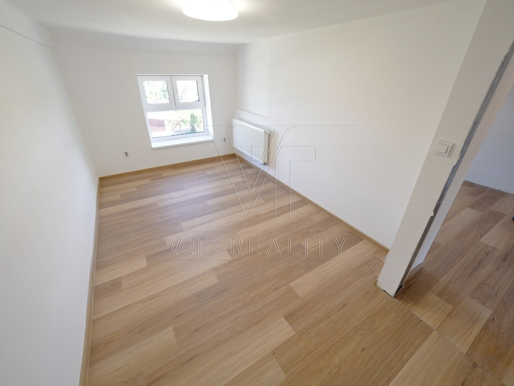 Prodej, nový penzion se třemi byty, obec Zaječ - 11