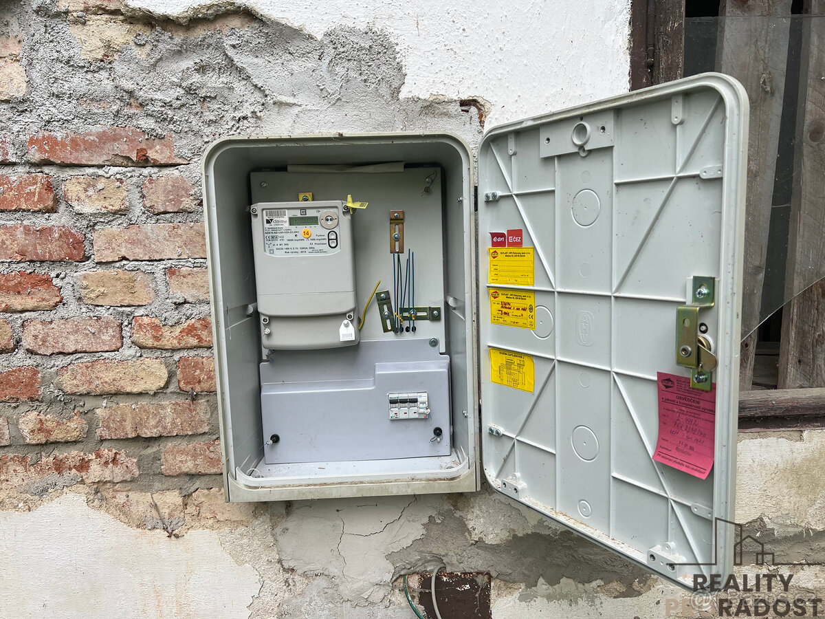 Prodej rodinného domu se stodolou u rybníka ve Vlkanově u Do - 11