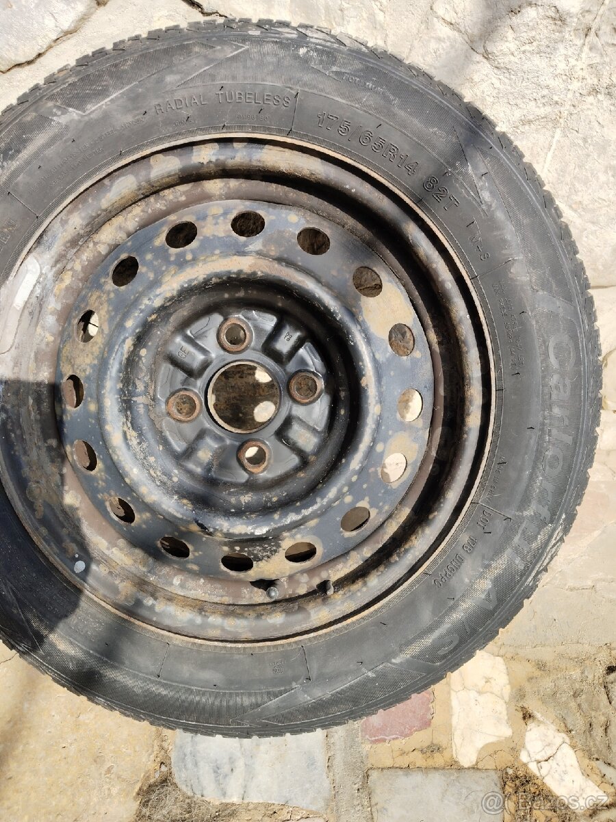 Sada 4ks celoročnich pneu s disky R14 - 11