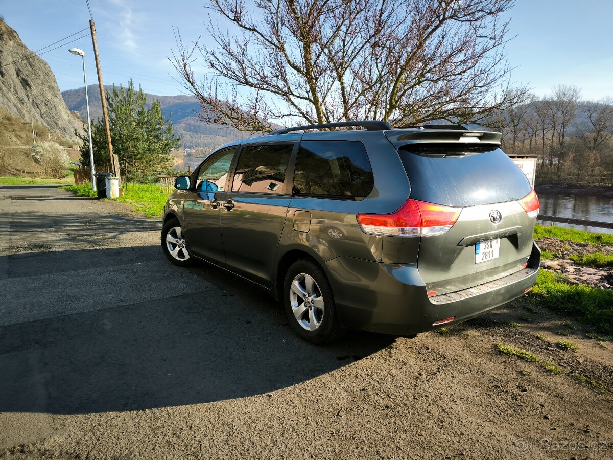 Toyota sienna 3,5. R.v 2010 - 11