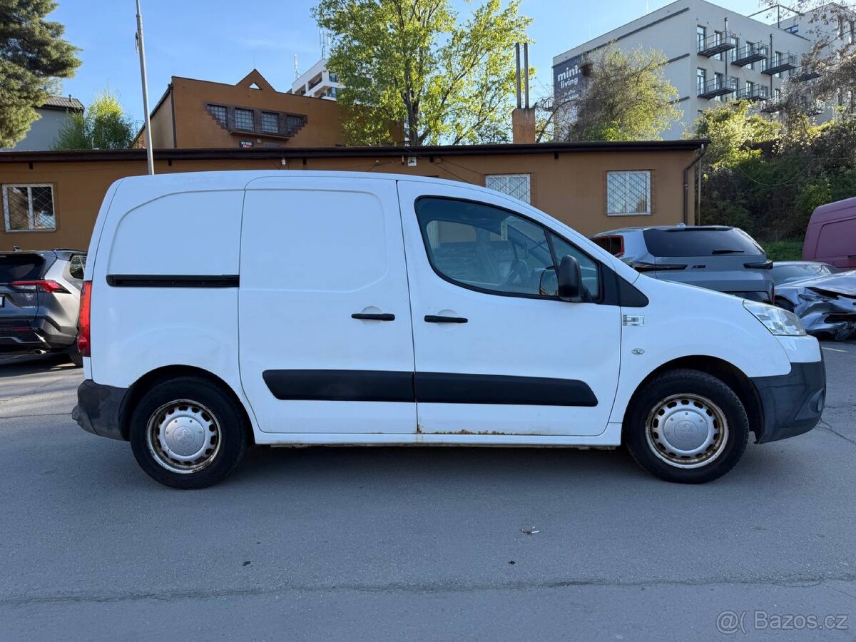 Peugeot Partner 2010 - 11