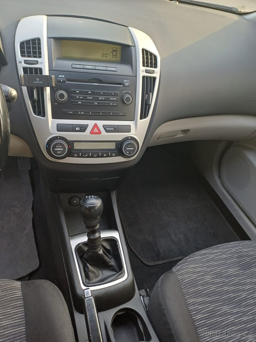 Kia Ceed 1.4i 80 kW benzín + LPG - 11