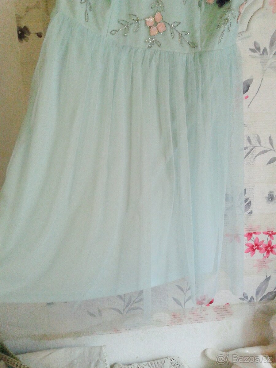 Elegantní společenské šaty 42 - 11