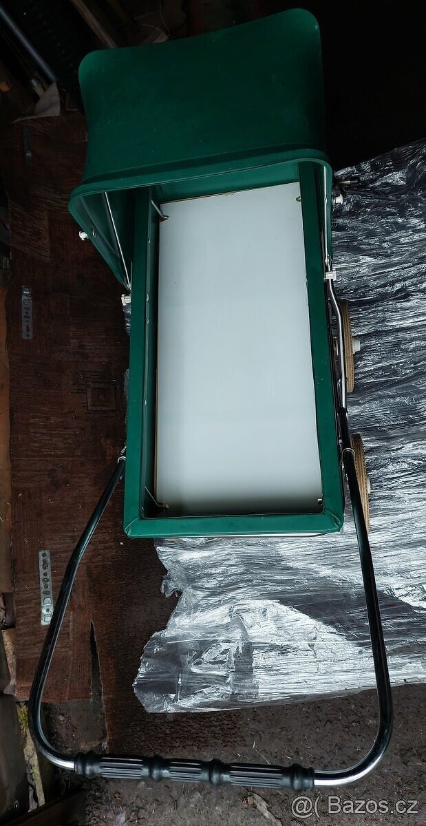 Retro kočárek pro panenky - 11