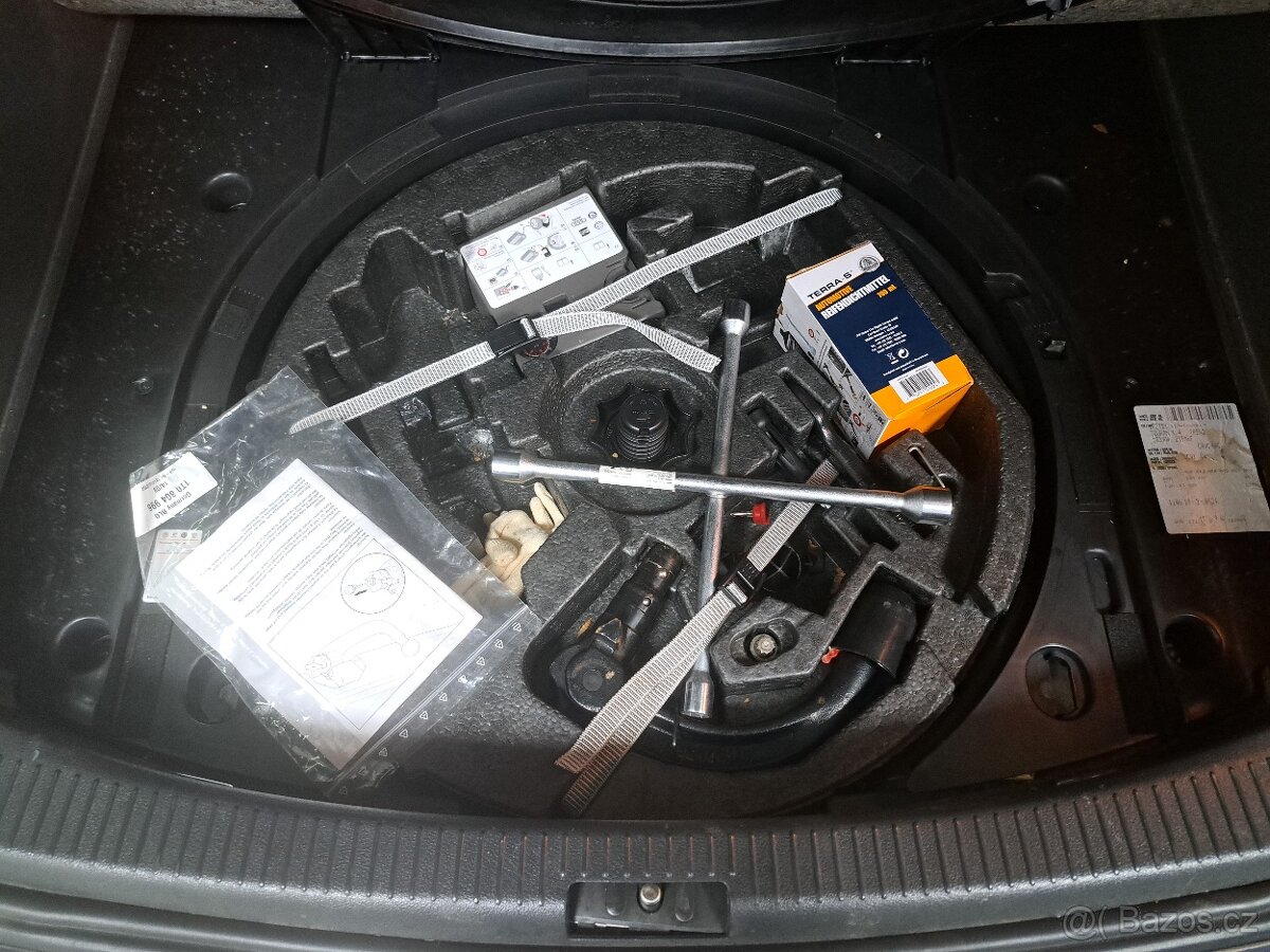 Volkswagen Touran 1.4 tsi, 103 kW, United, 06/2009, tažné - 11