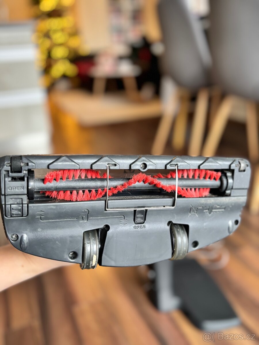 Electrolux tyčový vysavac - 11