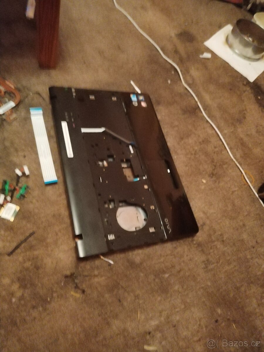 Prodávám díly na notebook Sony - 11
