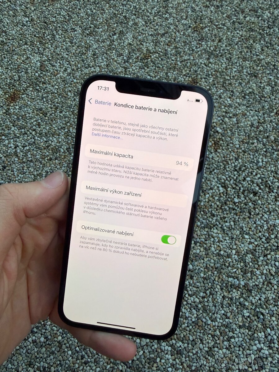 IPhone 12 - baterie 94% - 11