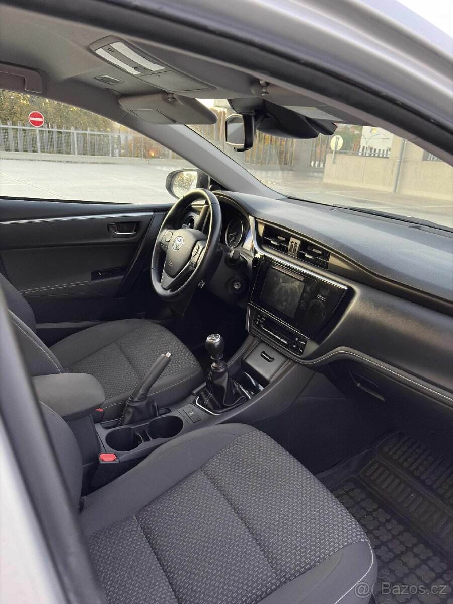 Toyota Corolla 1.6 i, 97kw - 11