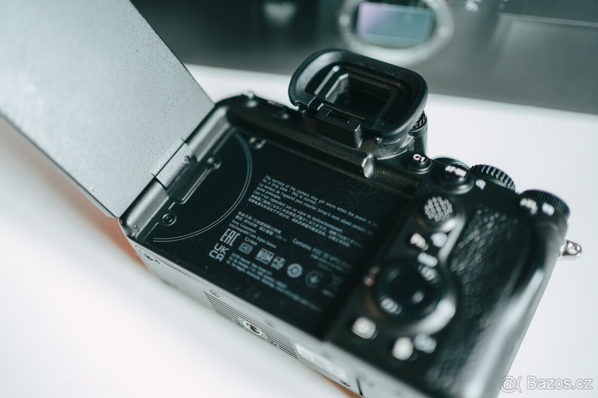 Sony Alpha A7S III - 11