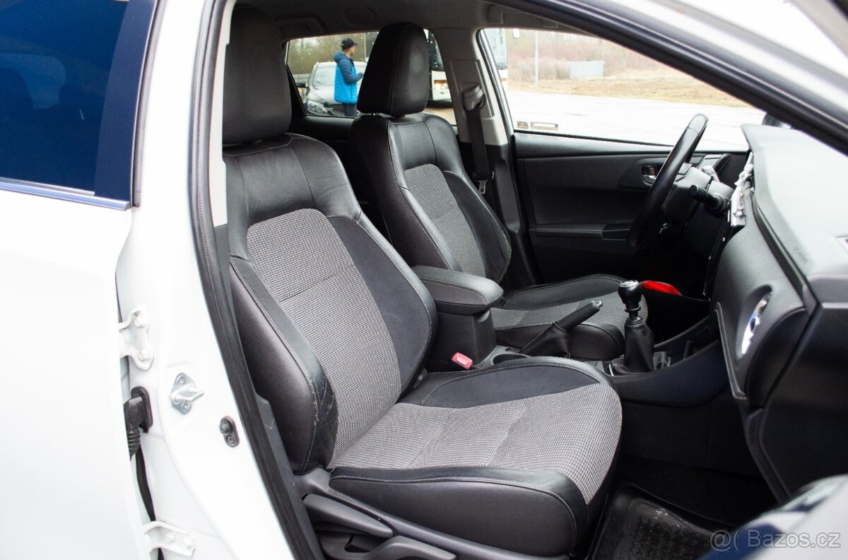 Toyota Auris 1.6 l D-4D - 11