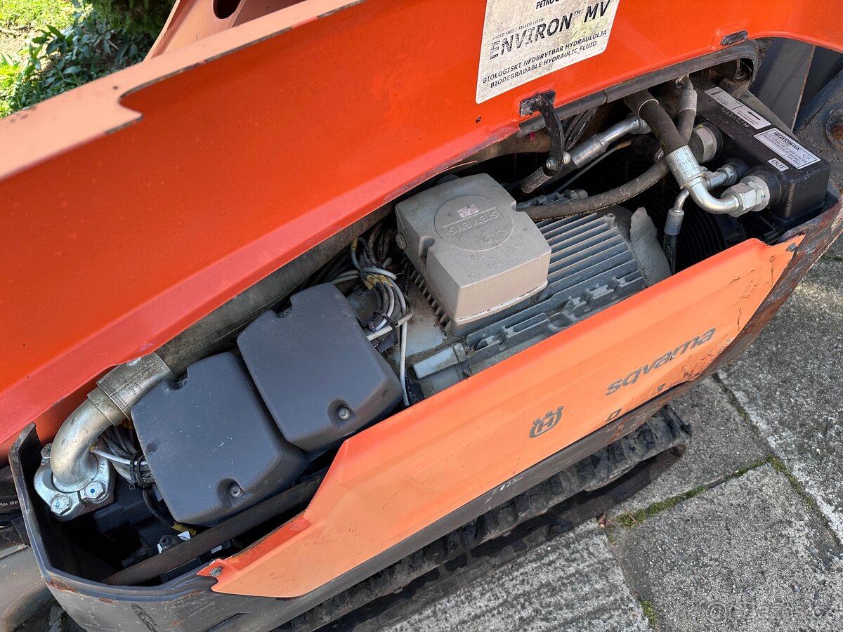 Demoliční robot/bagr Husqvarna DXR300 - 11