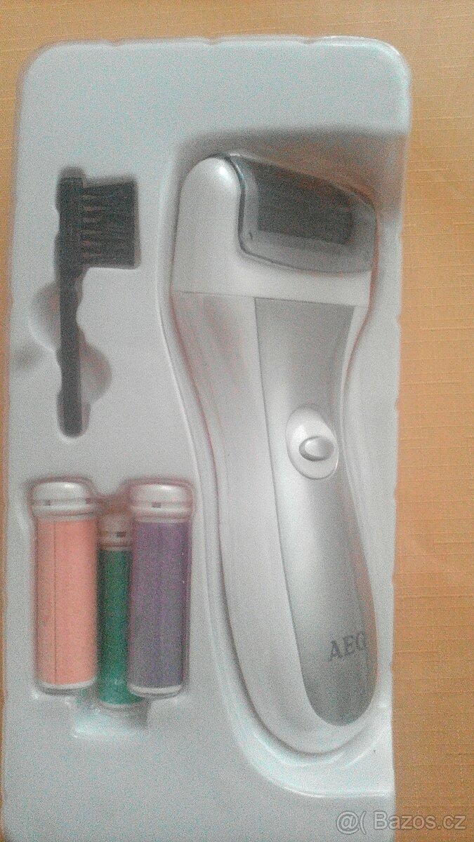 Retro zrcátko, kartáče, hřebínky, natáčky, cest. hyg. taška - 11