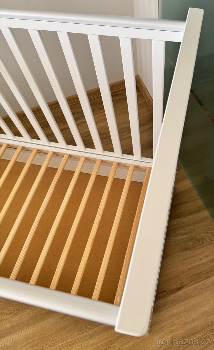 Bila postylka se suplikem a antialergickou matraci - 11