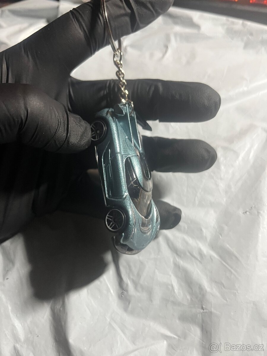 Hot Wheels přívěšek - 11