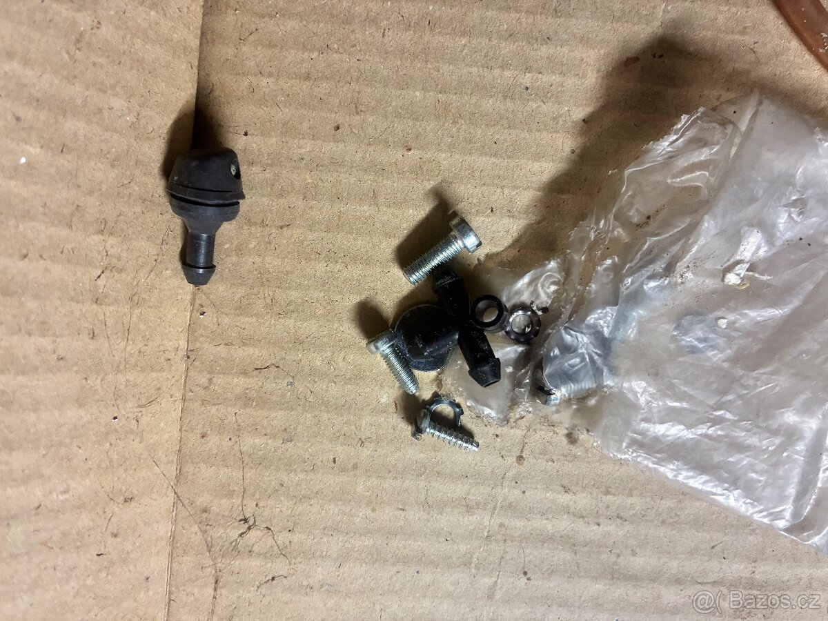 Náhradní díly z garáže - 11