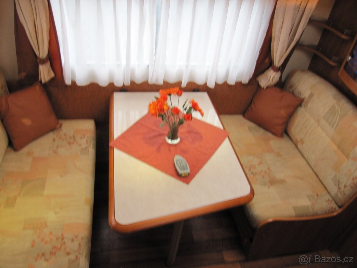 Prodám karavan Hobby 410 sfe,r.v.2007 + mover, markýza ,stan - 11