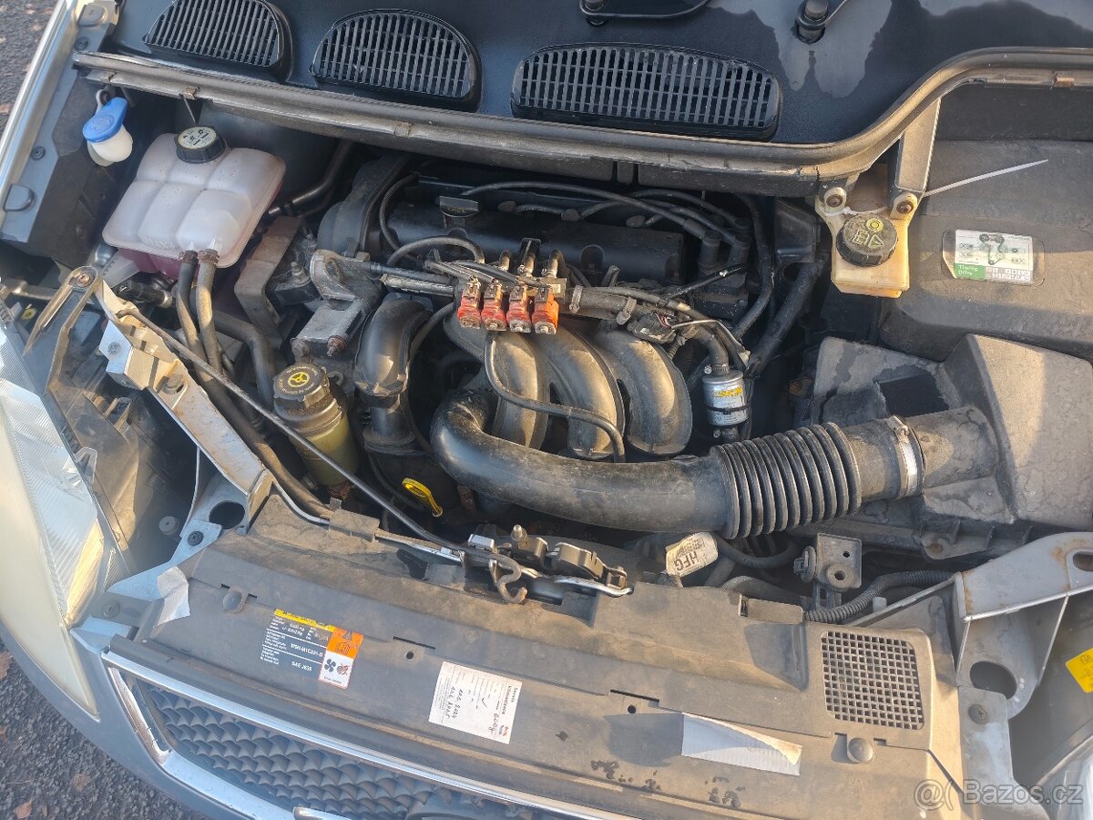 Ford Focus C-MAX benzín plus LPG - 11