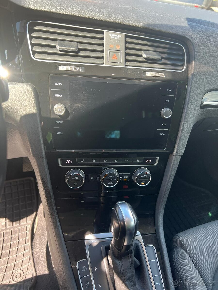 Volkswagen Golf Variant 2.0 TDI R-Line Highline DSG - 11