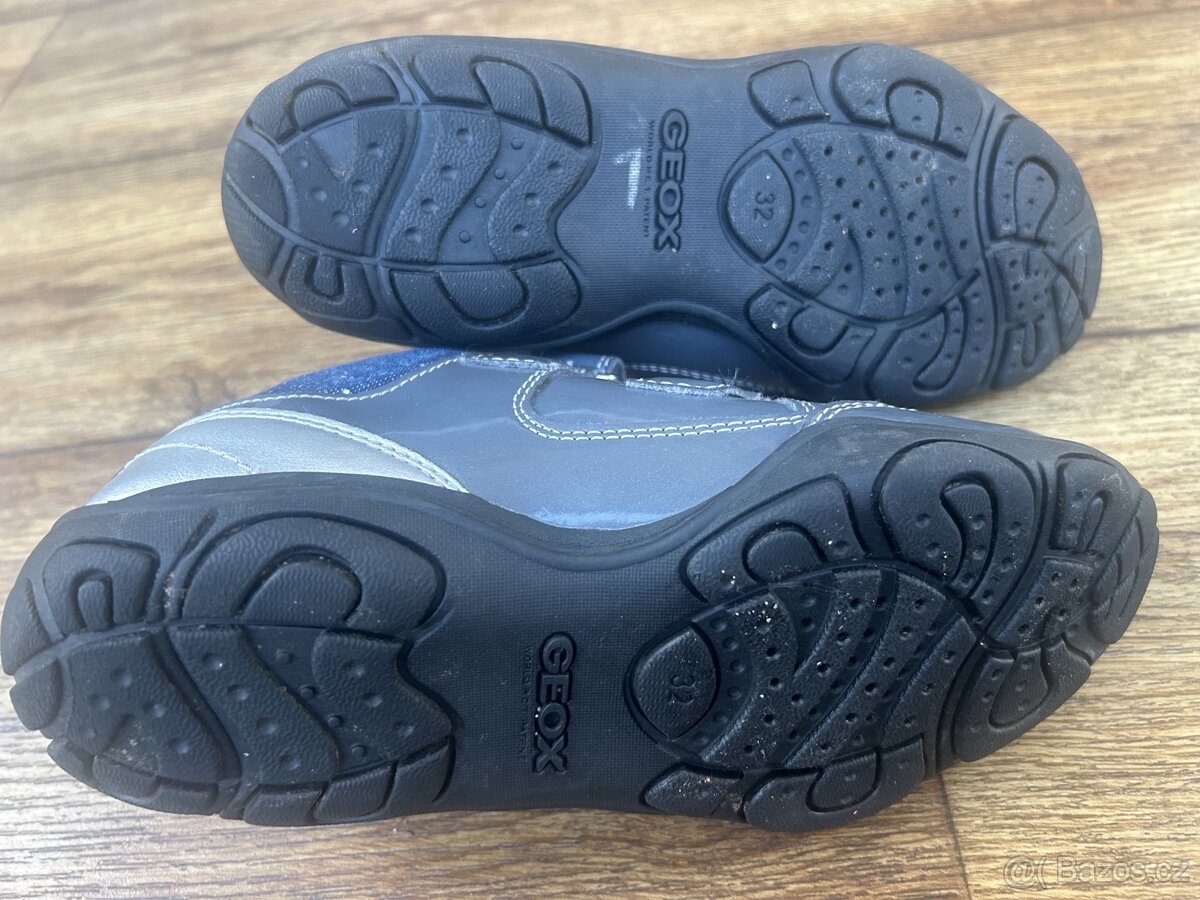 Žabky, bačkory , tenisky vel. 32 - 11