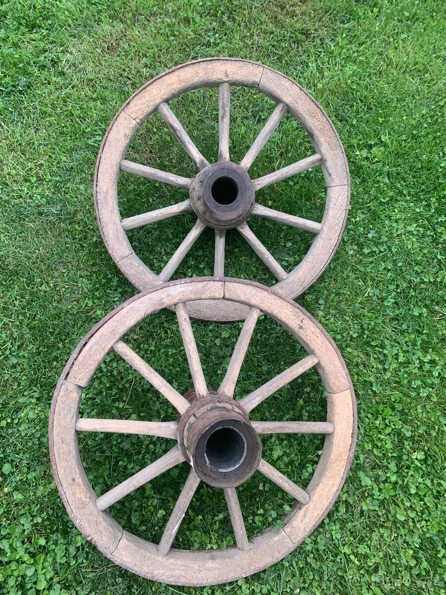 Retro- nákolesník z koňského povozu -loukoťové kola - 11