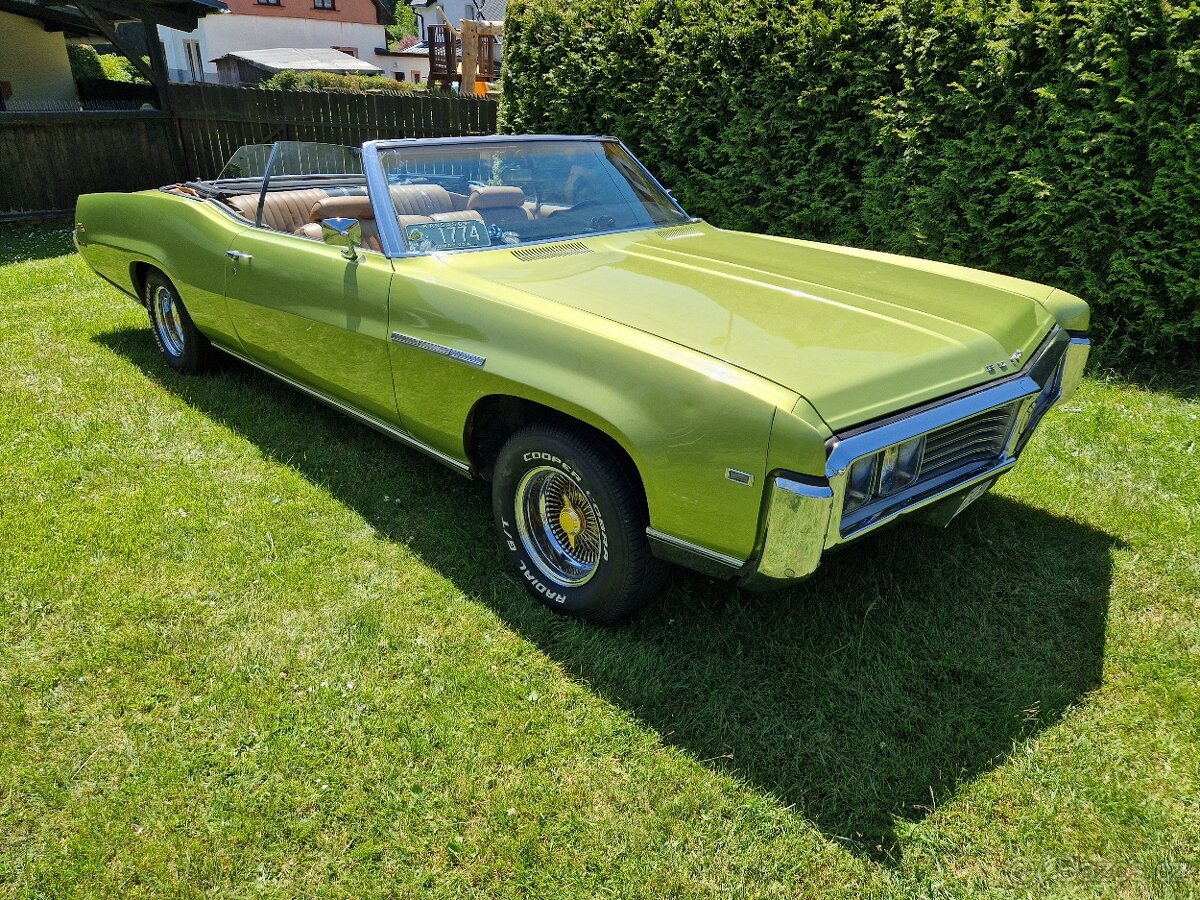 Buick LeSabre Convertible - 11