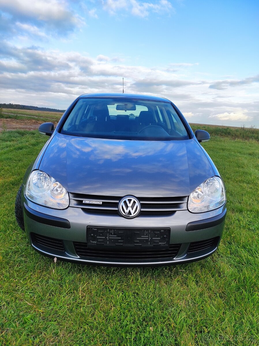 VW Golf V 1,9 TDi, 2008, nová STK, tažné - 11