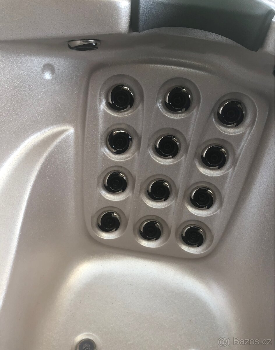 Vířivka Brilix - 11