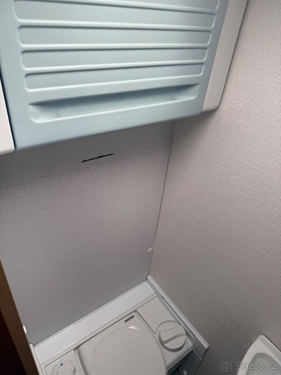 Karavan Sterckemann 490,Garáž - 11