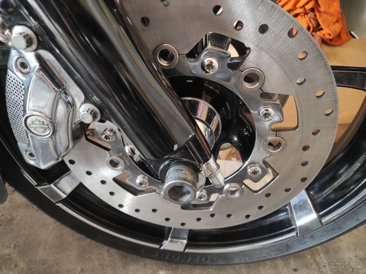 HARLEY DAVIDSON FLHX Street Glide - 11