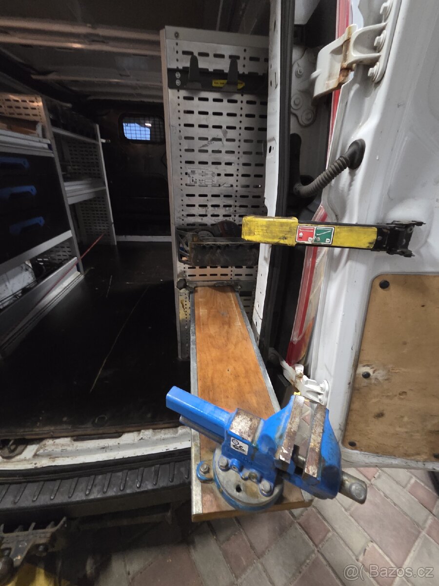 Ford Transit Custom 2.2TDCi + Profi Vestavba - 11