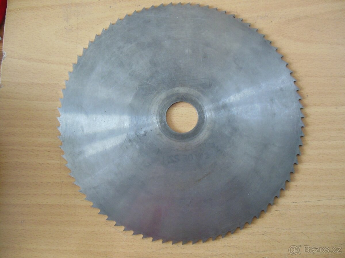 Prodám vrtáky a frézy - pilky. nože na držáky SK plátků. - 11