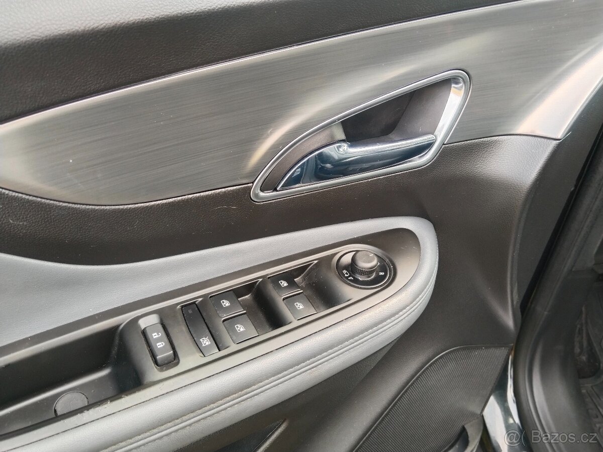 Opel mokka 1,7 CDTI 4x4 2014 xenony,serviska manuál - 11