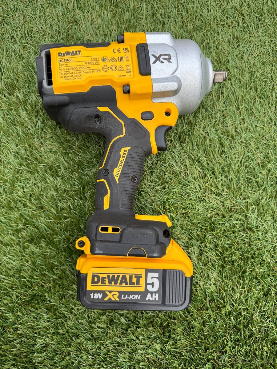 Dewalt DCF961 rázový utahovák 18V momentem až 2373 Nm TOP - 11
