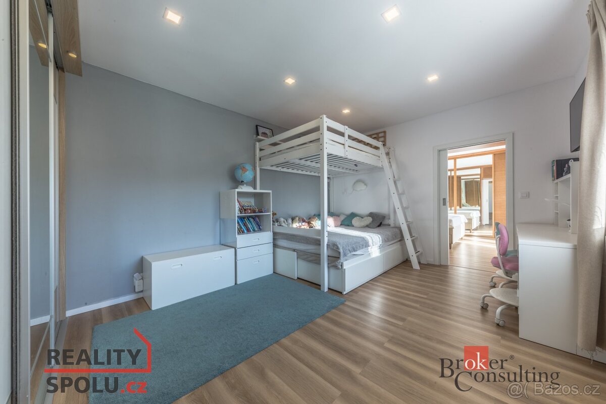 Prodej, domy/rodinný, 291 m2, U Rybníka 2/2, 25064 Zlonín, P - 11