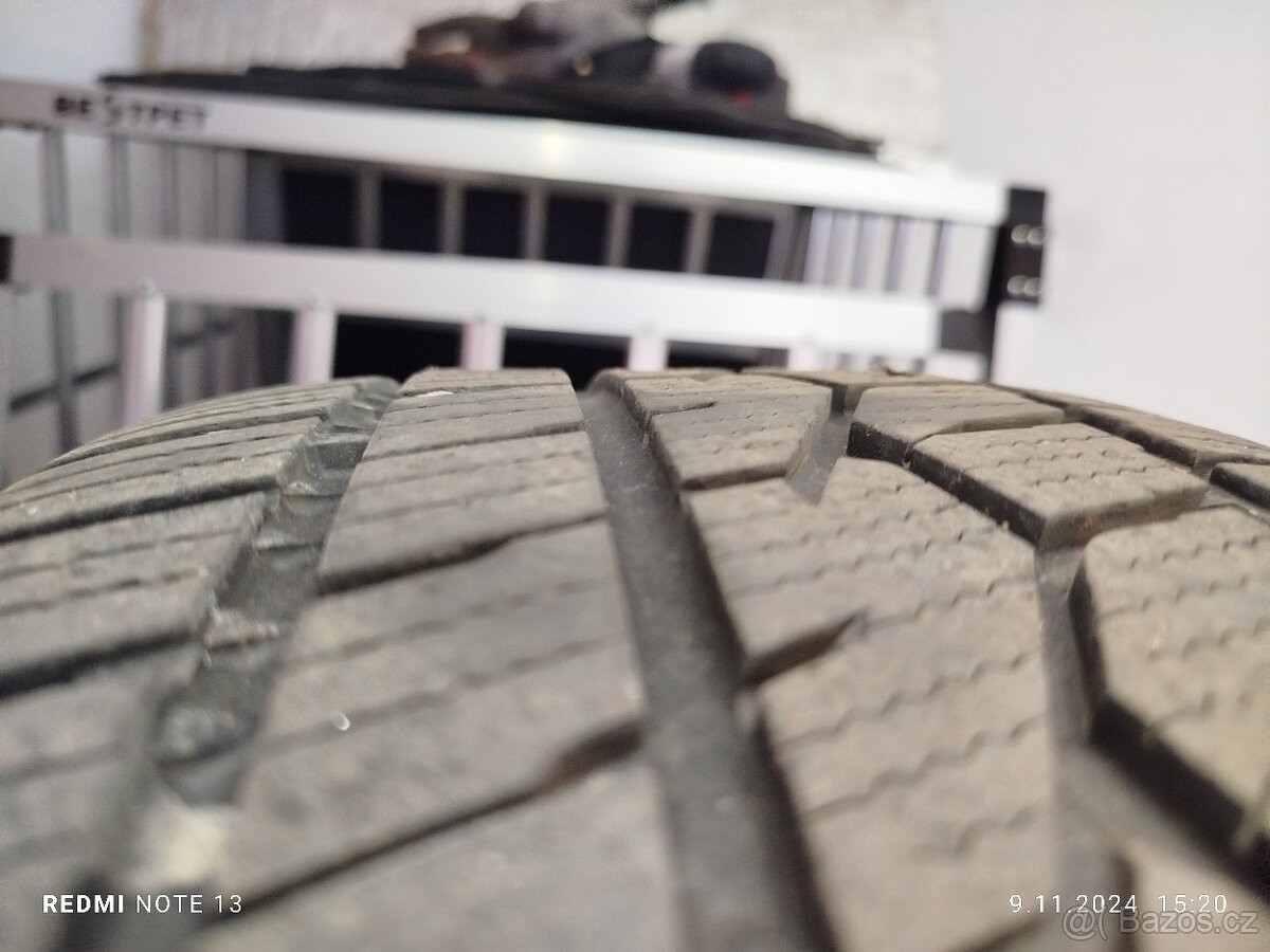 Pneu + Plech. - 215/55 R16 - 11