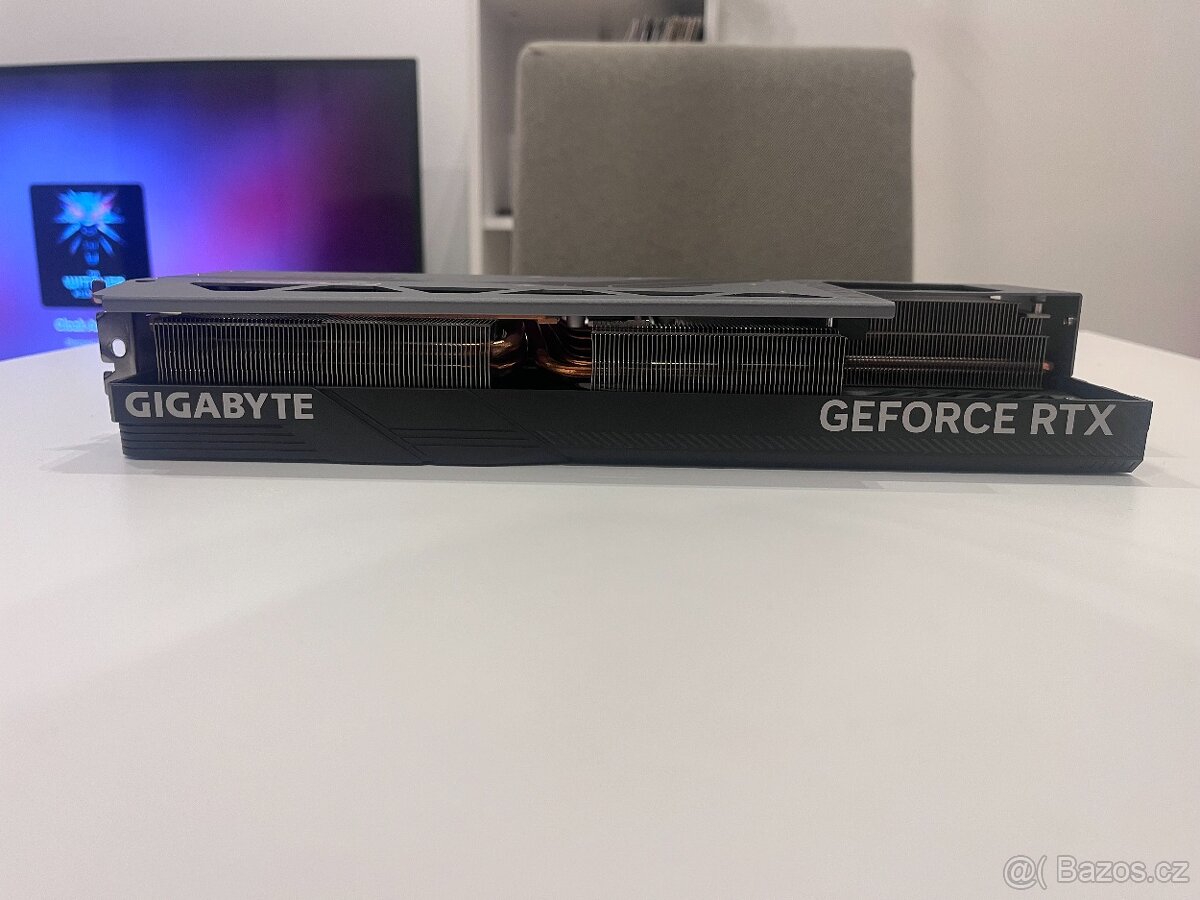 NVIDIA GeForce RTX 4070 Ti SUPER – Gigabyte Windforce MAX OC - 11