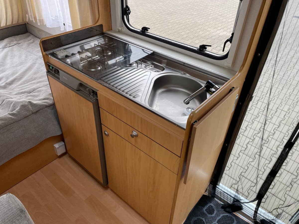 Beyerland Sprinter 390, 2003, pevná postel, stan - 11