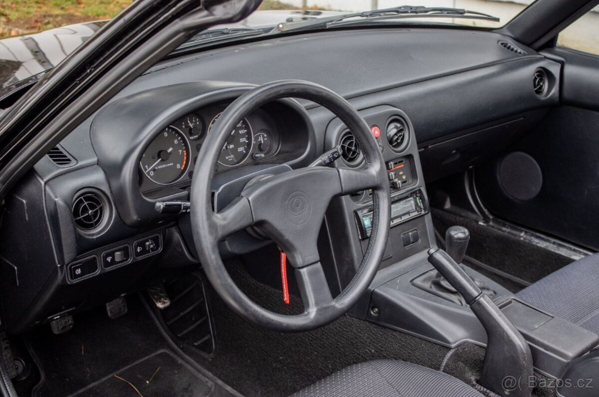 Mazda MX-5 Miata 1,8 benzín - 11