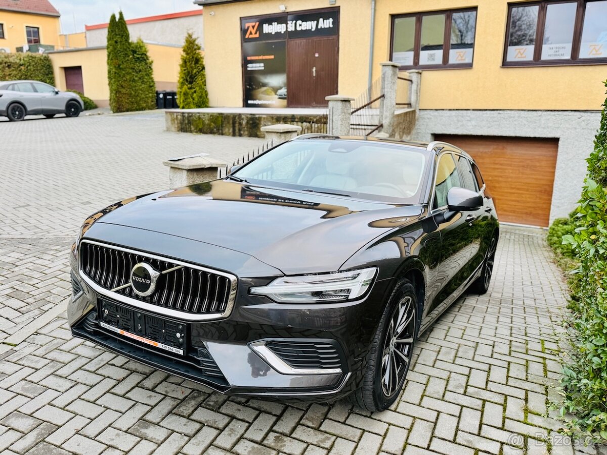 Volvo V60 T6 257kW Recharge 4x4 Koup.ČR,TAŽNÉ,2022,69tkm - 11