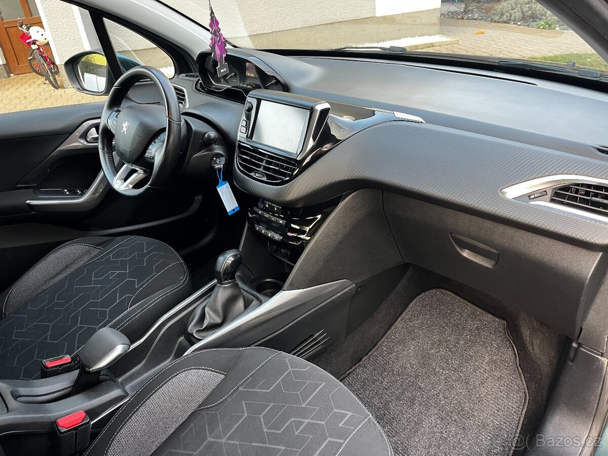 Peugeot 2008 1.2i 81Kw r.v2016 Nové v ČR - 11