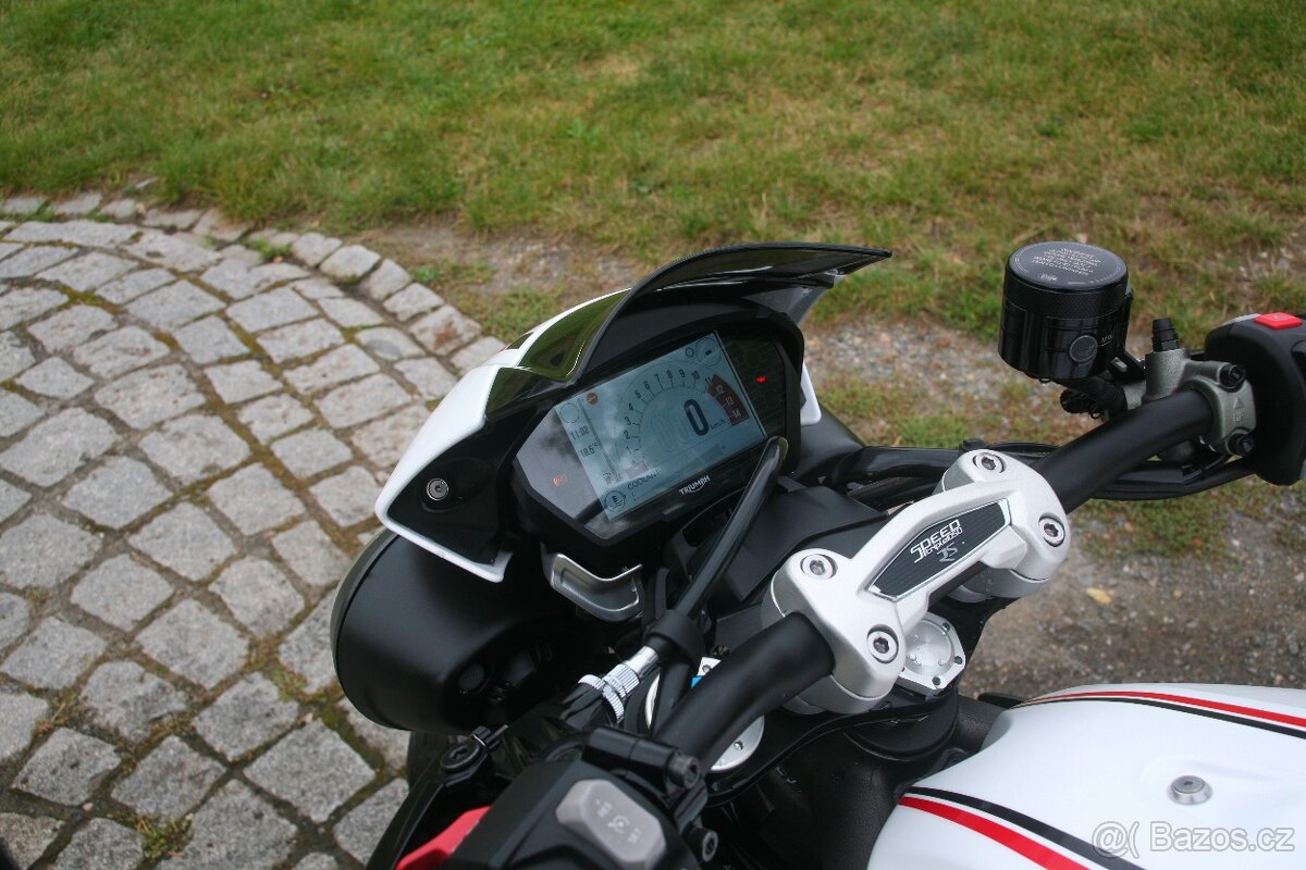 Triumph Speed Triple RS Plzeň - 11