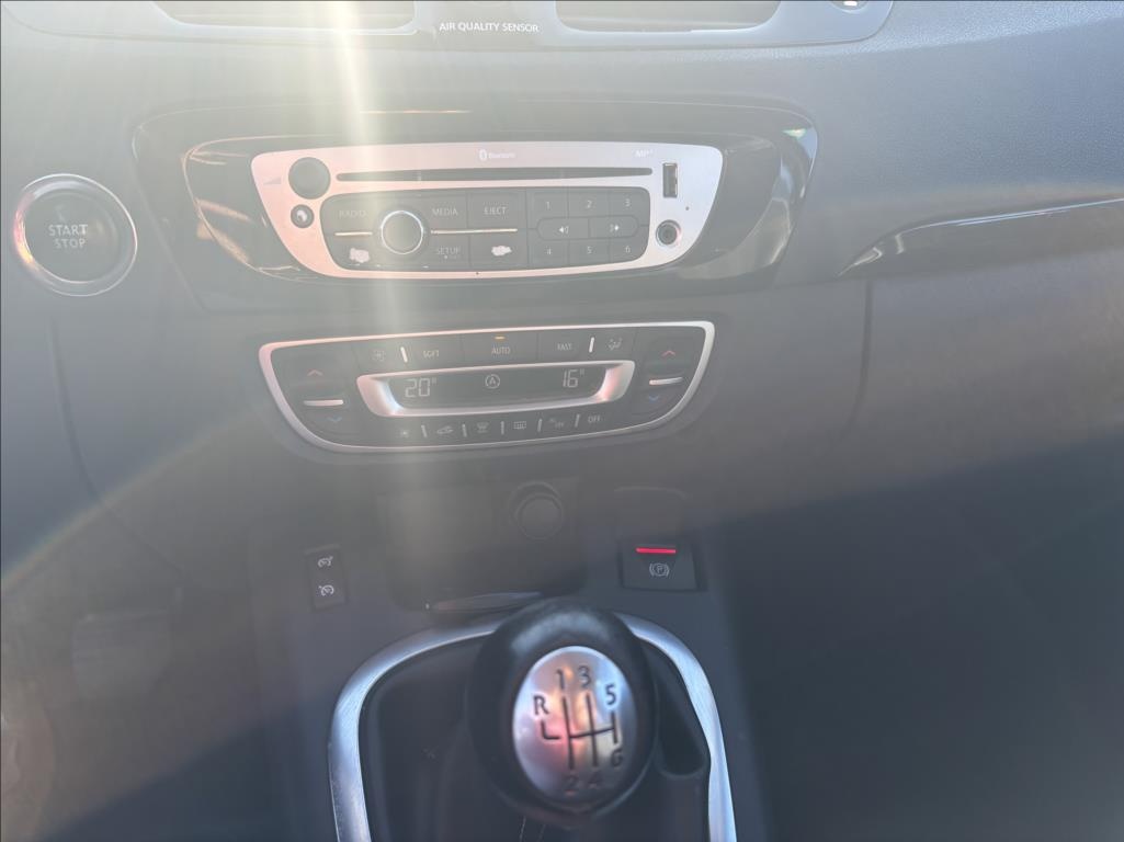 Megane Scénic 2,0DCi 118kw,04/2012 - 11