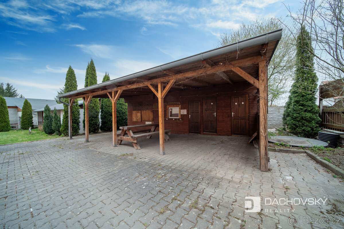 Prodej rodinného domu 250 m², pozemek 1424 m², Lukavice - 11