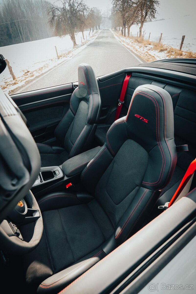 Porsche 911 Carrera GTS Cabriolet (992) - 11