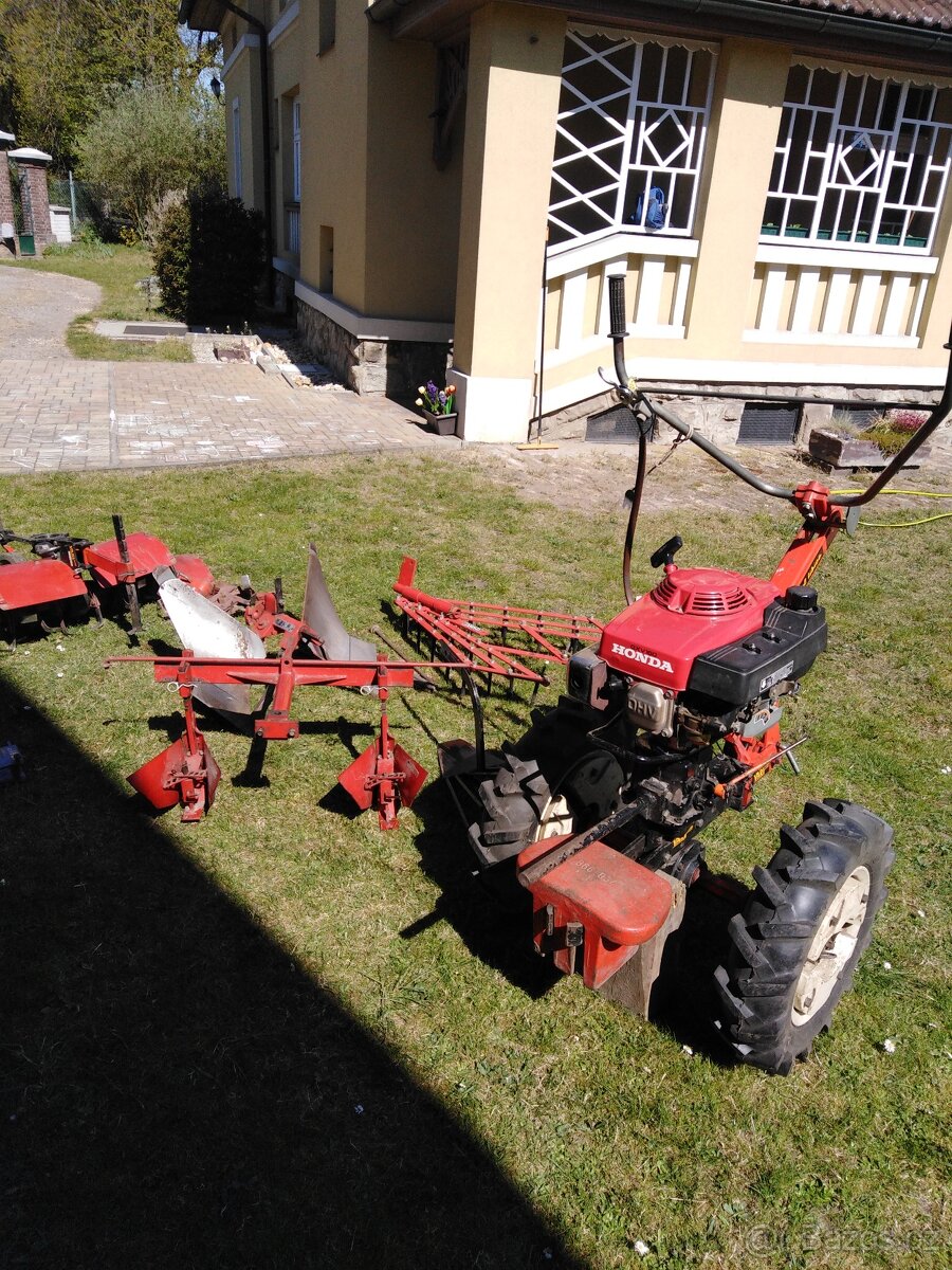 vari honda s příslušenstvím - 11