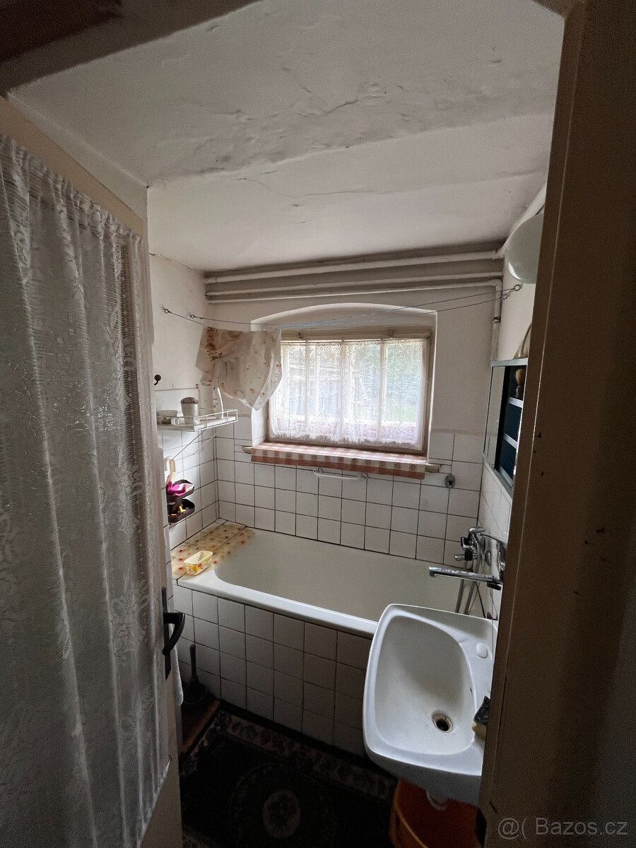 Prodej prvorepublikové vily ve Zlatých Horách - 11