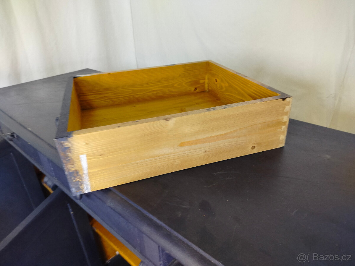 Komoda dřevěná - vhodná k renovaci - 11