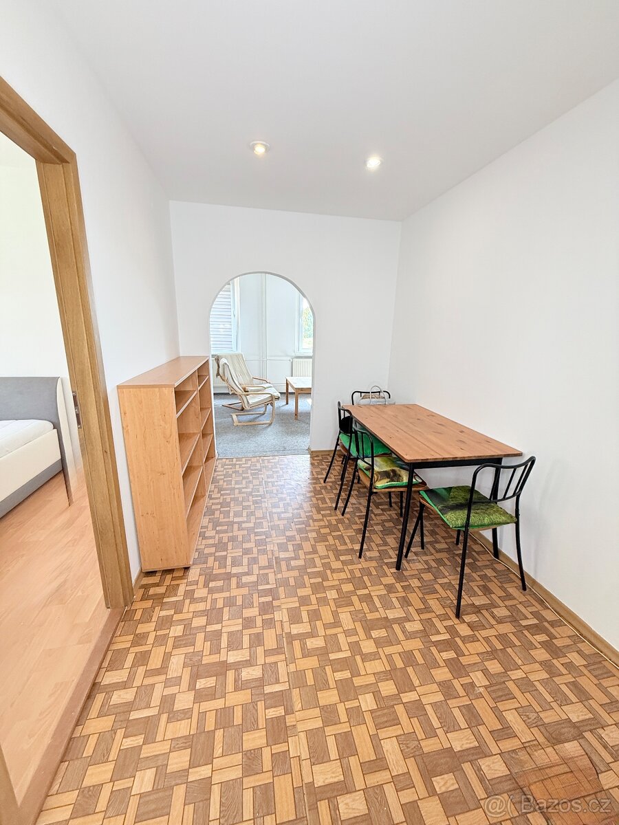 Prostorný a světlý byt 3+1 s balkonem v klidné části Volar - 11